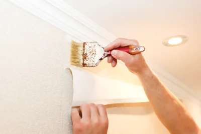 Pose de papier peint à Houssay — revêtements muraux et toiles de verre